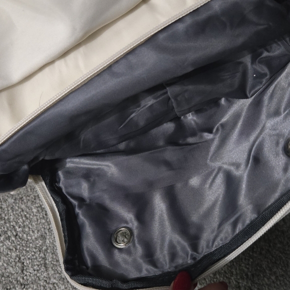 Travel backpack with shoe pouch - Picture 5 of 6